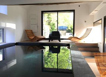 Gîte pour 8 personnes, avec jardin et terrasse à Confort-Meilars