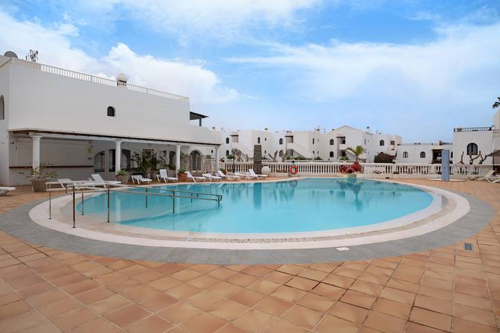 Ferienwohnung für 4 Personen, mit Kinderpool und Garten in Costa Teguise - 2