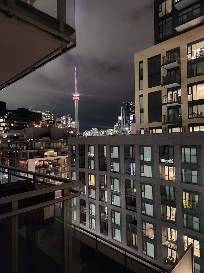 Vacation rental for 2 people, with pets in Toronto