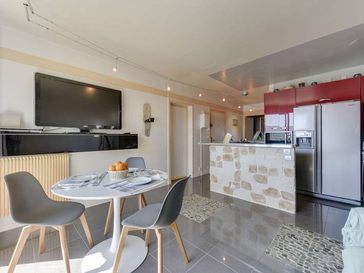 Ferienwohnung für 3 Personen, mit Terrasse und Ausblick in Cogolin