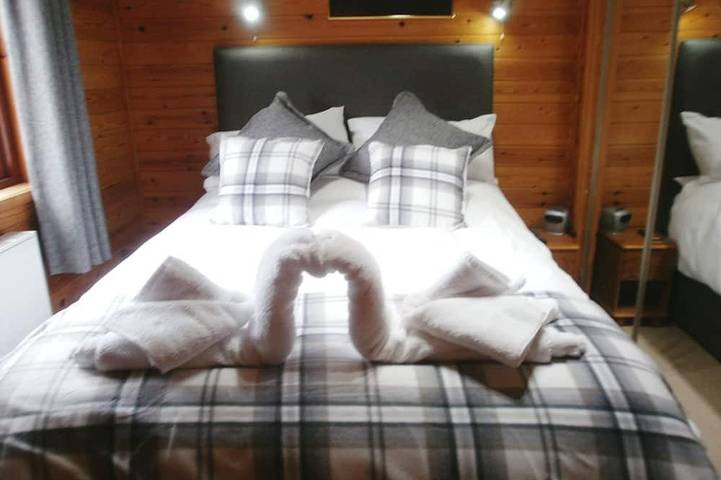 Luxury Log Cabin On The Banks Of Loch Lomond - Loch Lomond Chalet in Loch Lomond, Stirling region
