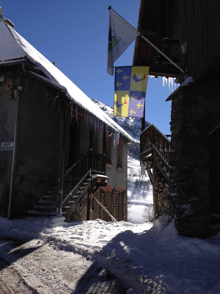 Chalet 'Les Gentianes' con 4 dormitorios, chimenea, a 500 m de las pistas, pueblo antiguo in Villard-Reculas, Parque Nacional de los Ecrins