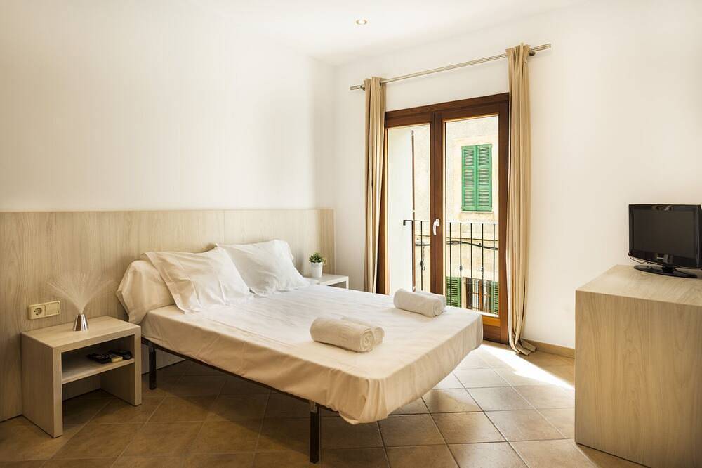 Ca na Patrona, viewpoint to Capdepera Castle. With pool and bbq (Etv / 8903) in Capdepera, East Majorca