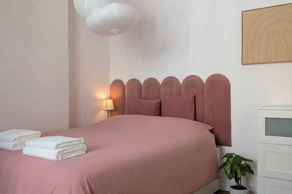 Ganze Wohnung, Charming studio - Quiet & Bright - Downtown in Saint-Aubin-du-Cormier, Fougères-Vitré
