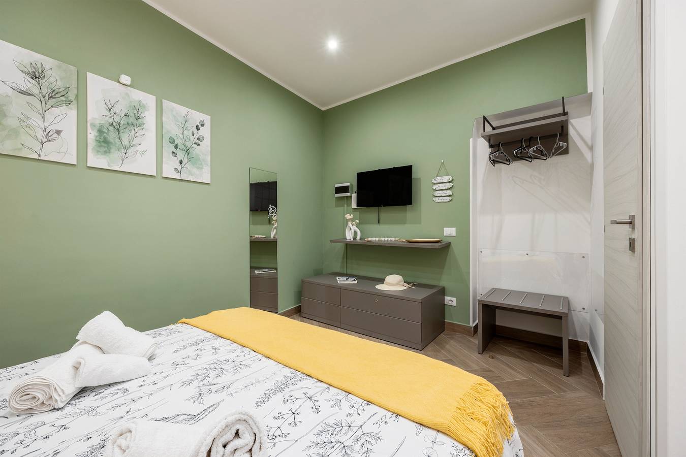 Entire studio, Studio 'Verde Incanto' with Wi-Fi and Air Conditioning in Palermo, Palermo Province