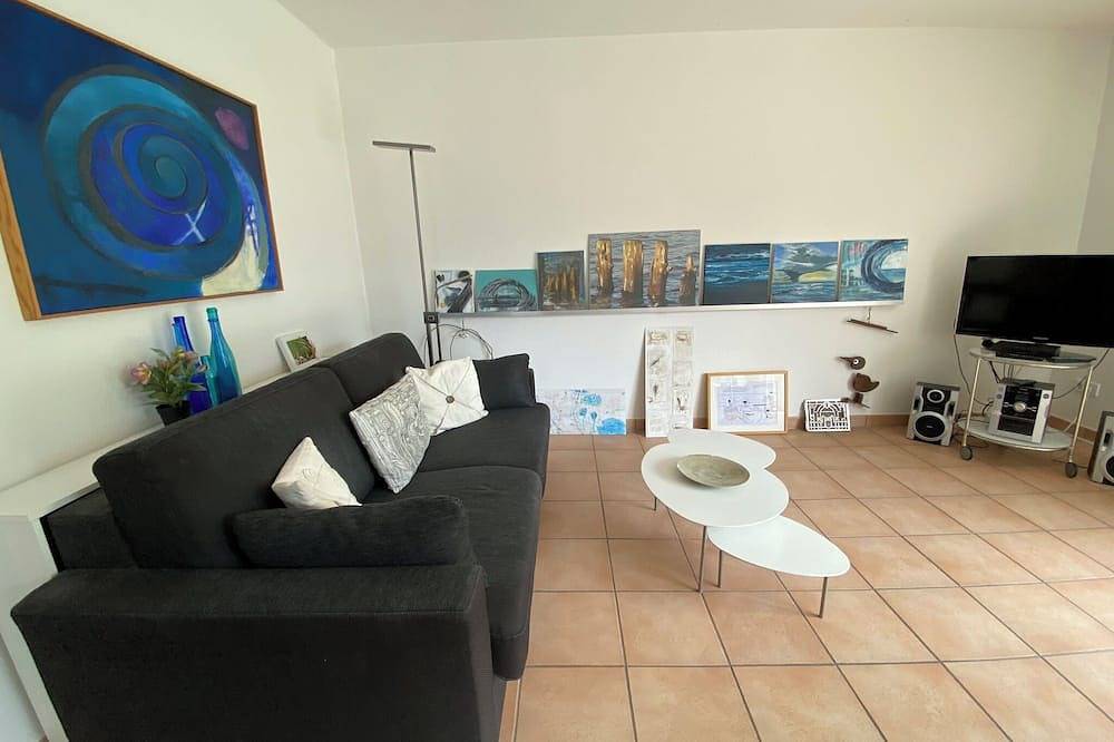 Ganze Wohnung, Hetz mich nicht - moderne Eg-Fewo mit Südterrasse & Strandkorb in Wieck a. Darß in Wieck am Darß, Fischland - Darß - Zingst