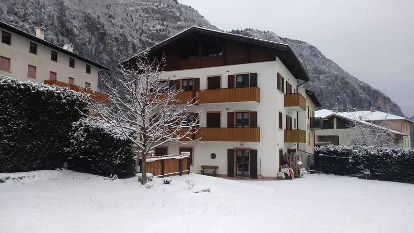 Gîte pour 4 personnes, avec vue et jardin, animaux acceptés à Fai della Paganella