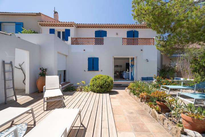 Casa vacanza per 8 persone, con Balcone e Giardino a Hyeres