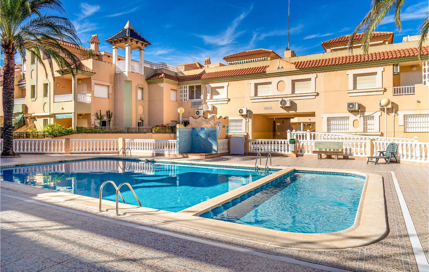 Entire holiday apartment, Sea View Apartment with Pool, Terrace & AC in Los Miradores del Puerto, San Javier