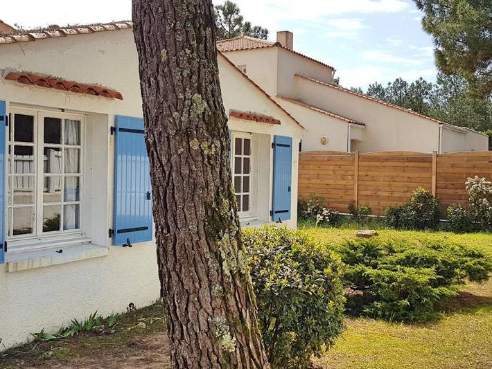 Location de vacances pour 8 personnes, avec jardin et terrasse dans Office De Tourisme De La Tranche Sur Mer - 2