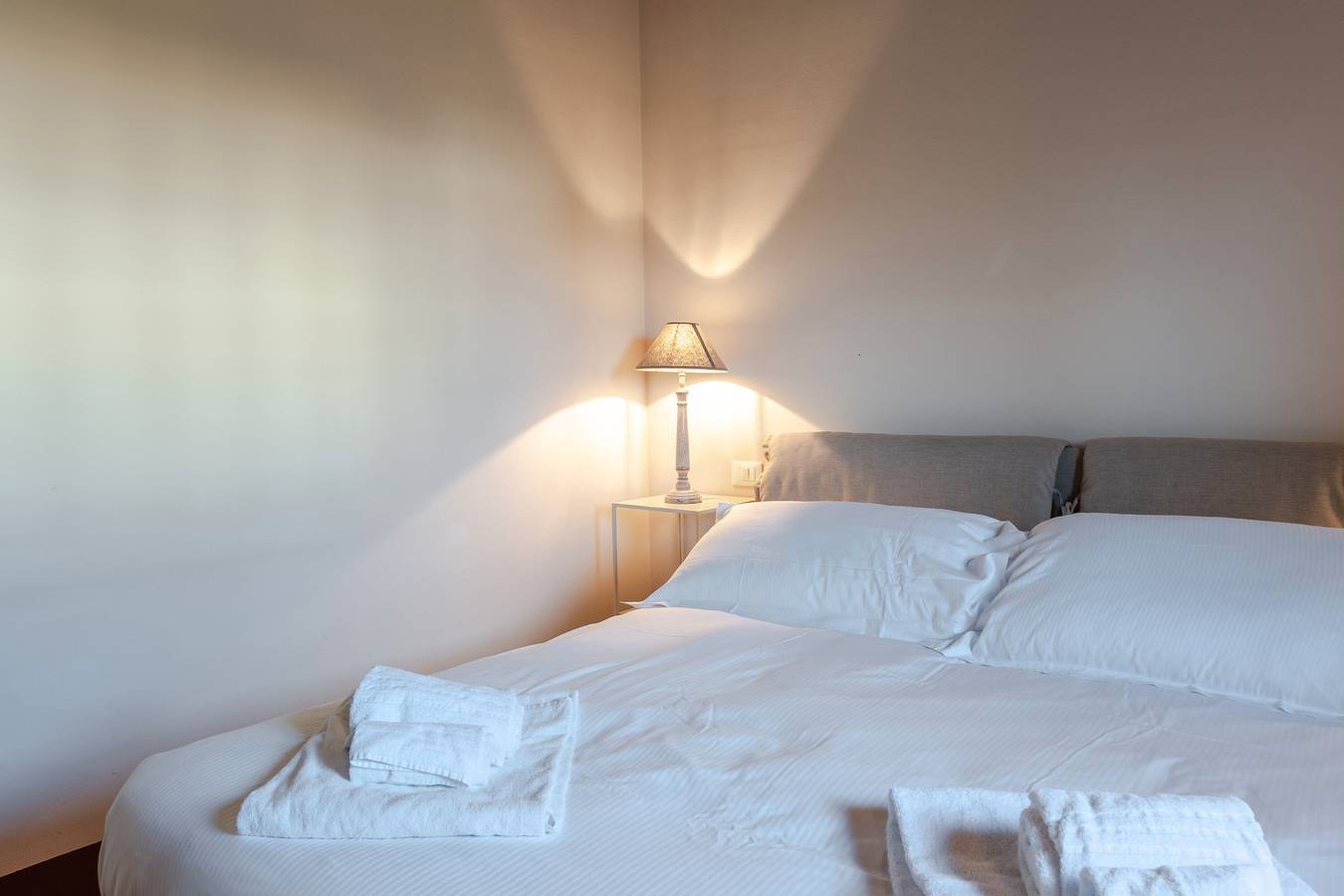 Entire apartment, Apartment 'Frantoio 2 Classic' with Shared Pool, Wi-Fi and Air Conditioning in Arezzo Province