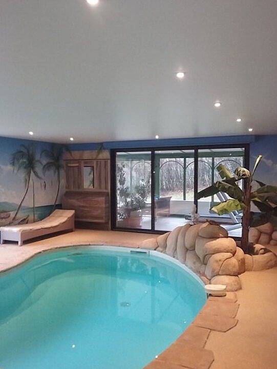 Gîte pour 15 personnes, avec jardin ainsi que jacuzzi et terrasse dans le Puy-de-Dôme - 2