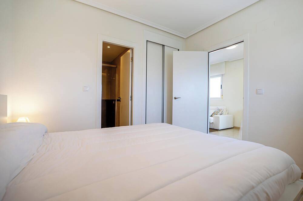 Apartamento inteiro, Apt. for 5 people with swimming pool, terrace, Ac, Wifi and free parking in Cabanes, Costa del Azahar