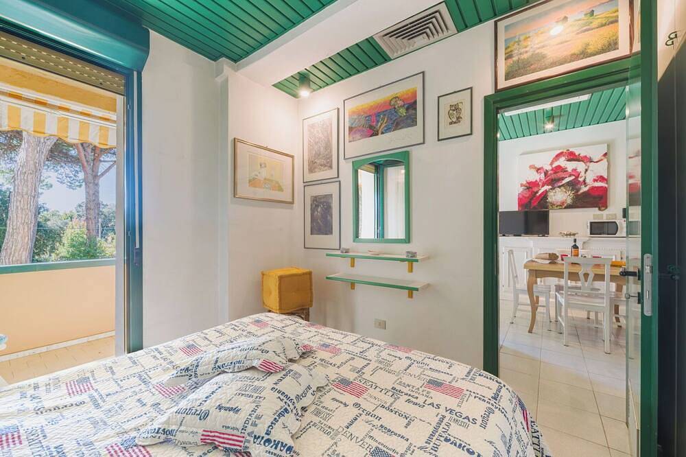 Appartamento intero, Incantevole appartamento per 4 ospiti con Wifi, A/C, piscina, Tv e balcone in Cinquale, Montignoso