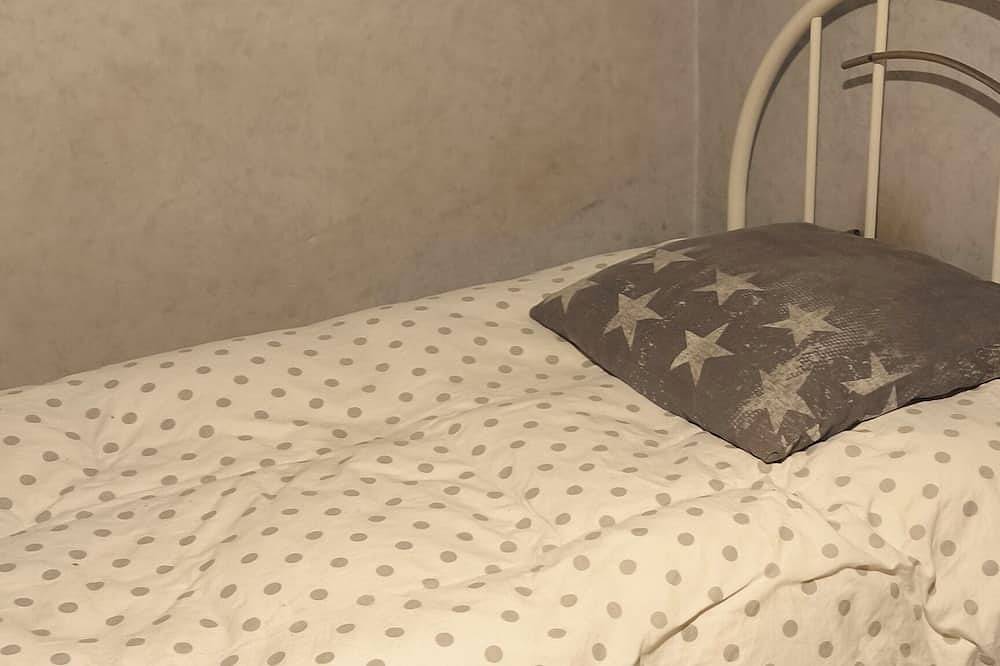 Room in the Bordeaux area with a great park in Talence, Bordeaux region