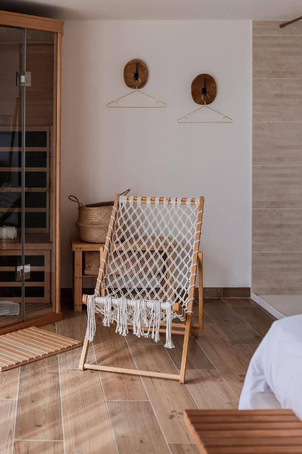 Location de vacances pour 2 personnes, avec jacuzzi et piscine ainsi que sauna et jardin à Virac - 2