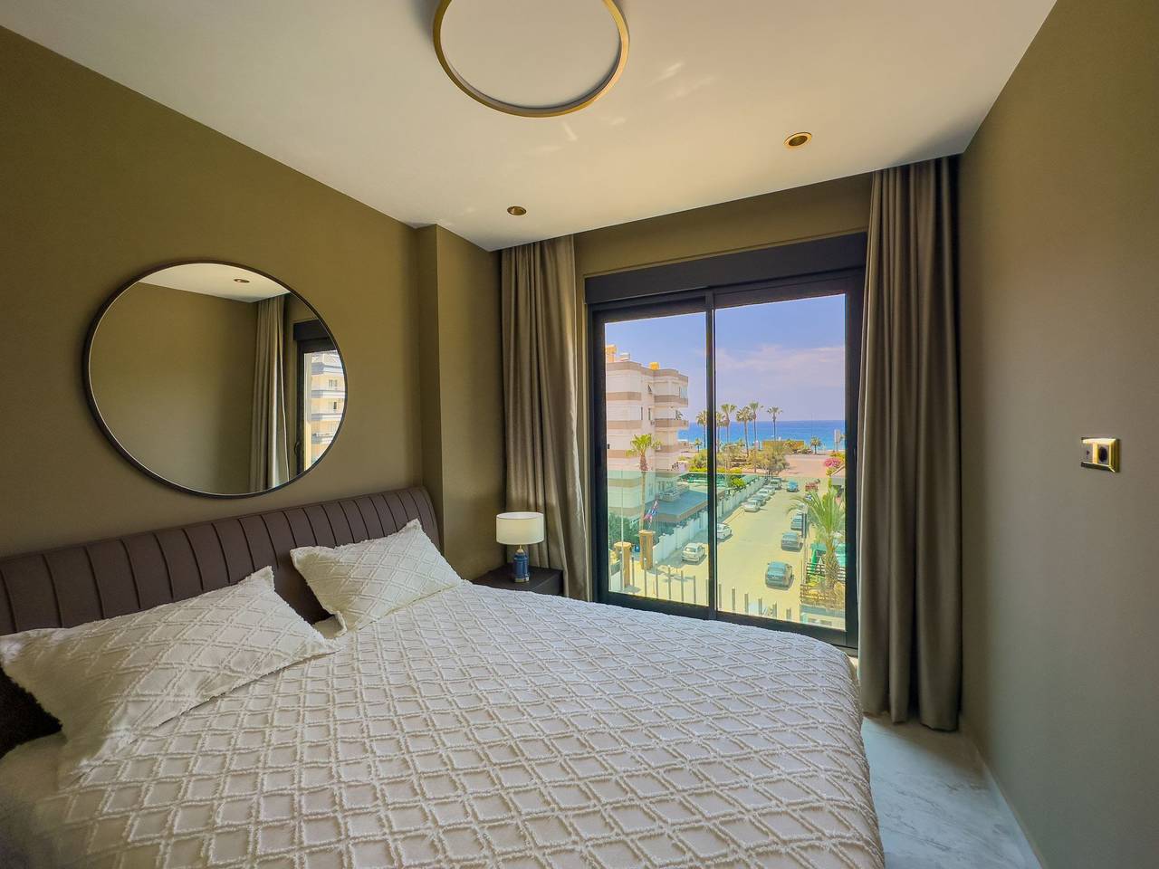 Entire apartment, Holiday apartment for 4 people with balcony in Tosmur Beach, Antalya Province