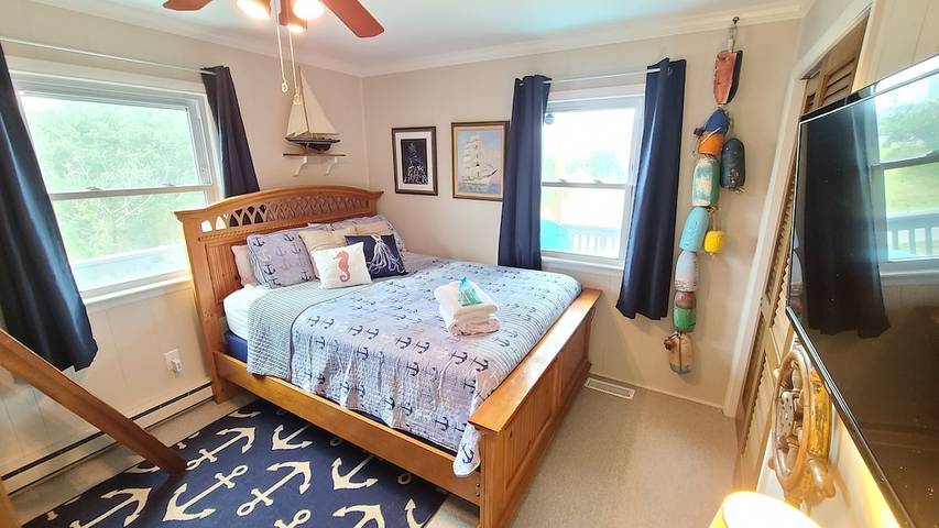 Vacation house for 10 people, with hot tub and yard in Kill Devil Hills