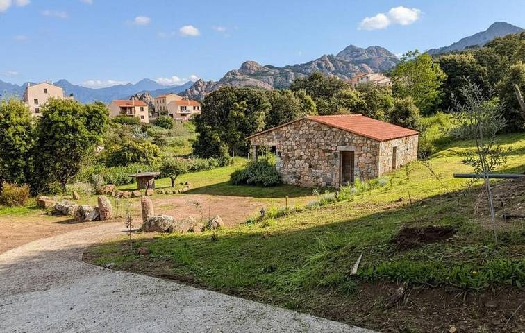 Gîte pour 4 personnes, avec Terrasse ainsi que Jardin et Vue à Piana