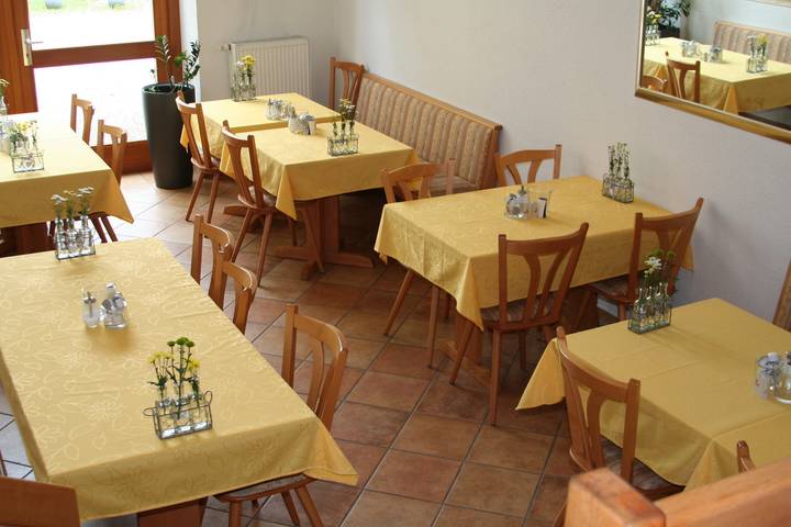 Hotel "Gästehaus Theresia" Garni - Doppelzimmer mit Dusche und Wc in Mühlheim an der Donau, Schwäbische Alb Radweg Region