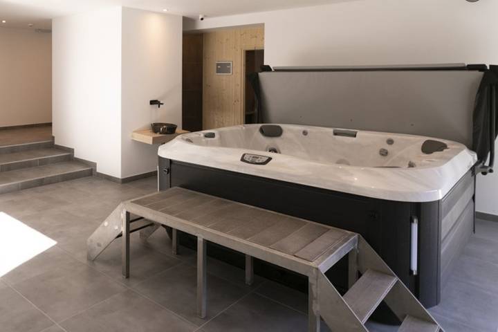 Location de vacances pour 55 personnes, avec Balcon et Jacuzzi ainsi que Terrasse et Jardin dans Région de Namur - 2