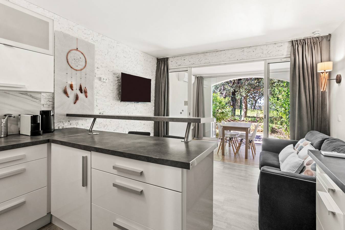 Appartement entier, Appartement avec piscine et tennis in Grimaud, Côte méditerranéenne (France)