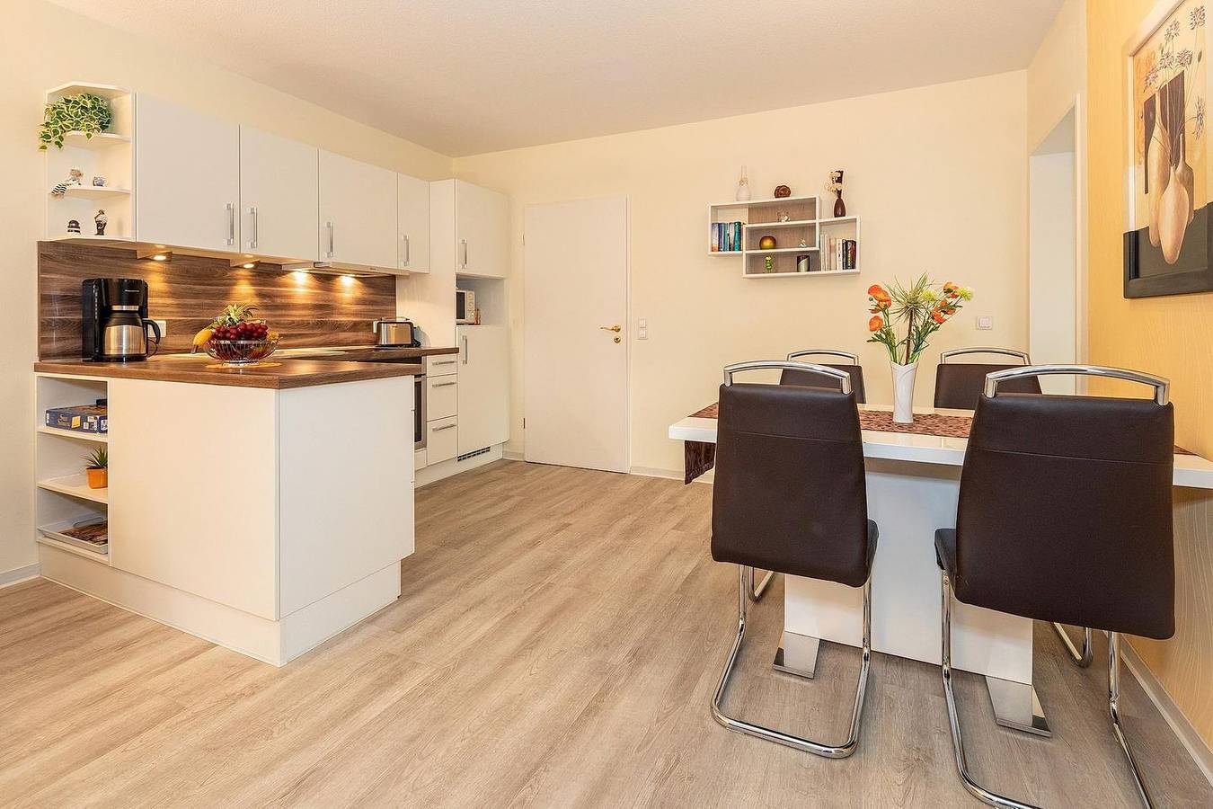 Appartement entier, Schöne Ferienwohnung in toller Lage an der Ostsee mit Terrasse und Gartenzugang in Seebad Heringsdorf, Heringsdorf