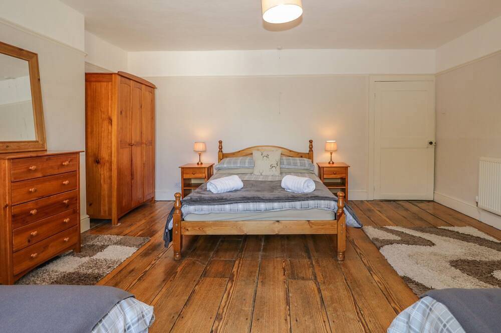 Hillside, pet friendly, with open fire in Broughton-In-Furness in Broughton in Furness, Lake District