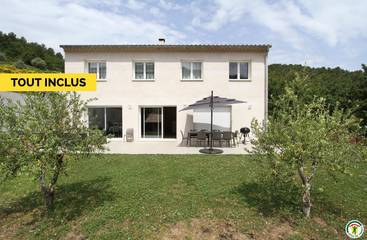 Gîte pour 8 personnes, avec jardin ainsi que piscine et terrasse à Pierrelongue