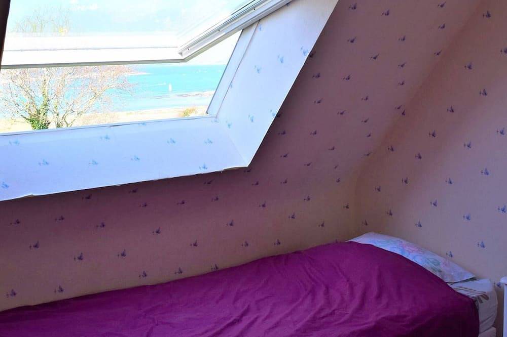 House with enclosed garden for rent in Louannec, close to the sea in Louannec, Pink Granite Coast