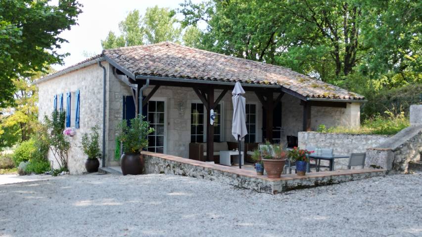 Gîte pour 4 personnes, avec piscine