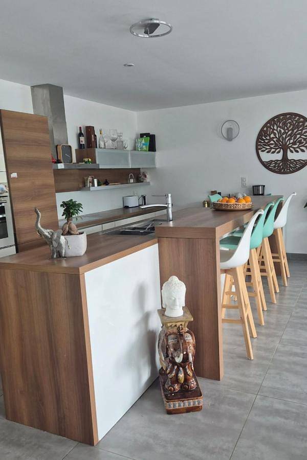 Location de vacances pour 15 personnes, avec vue ainsi que jardin et piscine à Saint-Hippolyte-de-Montaigu - 4