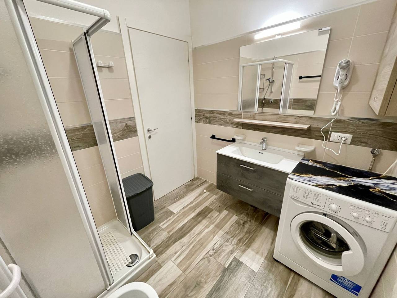 Appartement entier, Séjour dynamique avec piscine extérieure partagée in Porto Santa Margherita, Caorle
