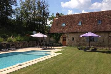 Gîte pour 9 personnes, avec jardin à Meyssac