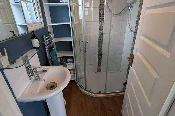Belfast City downtown  private cabin parking/pets steps to tours in Belfast, Grafschaft Antrim
