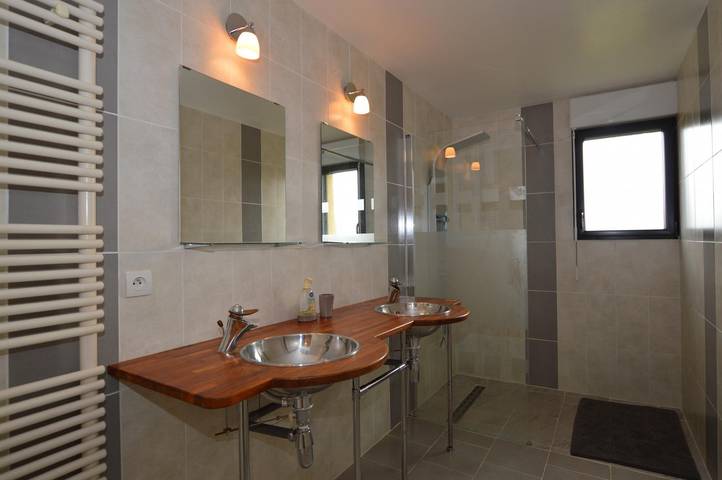 Gîte pour 4 personnes, avec jardin et terrasse ainsi que sauna et jacuzzi à Roz-sur-Couesnon - 4