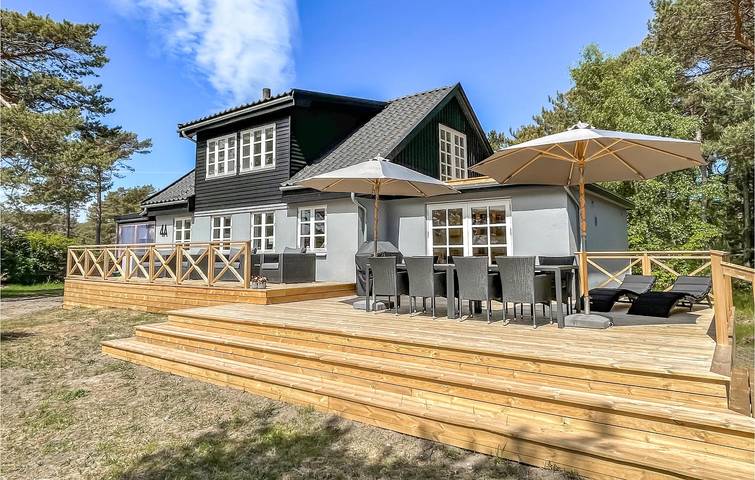 Ferieudlejning for 8 personer, med Terrasse i Nexø