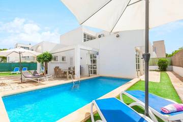 Holiday home in Can Picafort, Santa Margalida für 8 