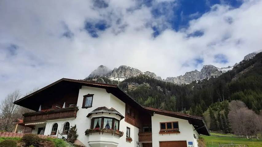 Ferienwohnung für 6 Personen, mit Terrasse, mit Haustier in Nesselwängle