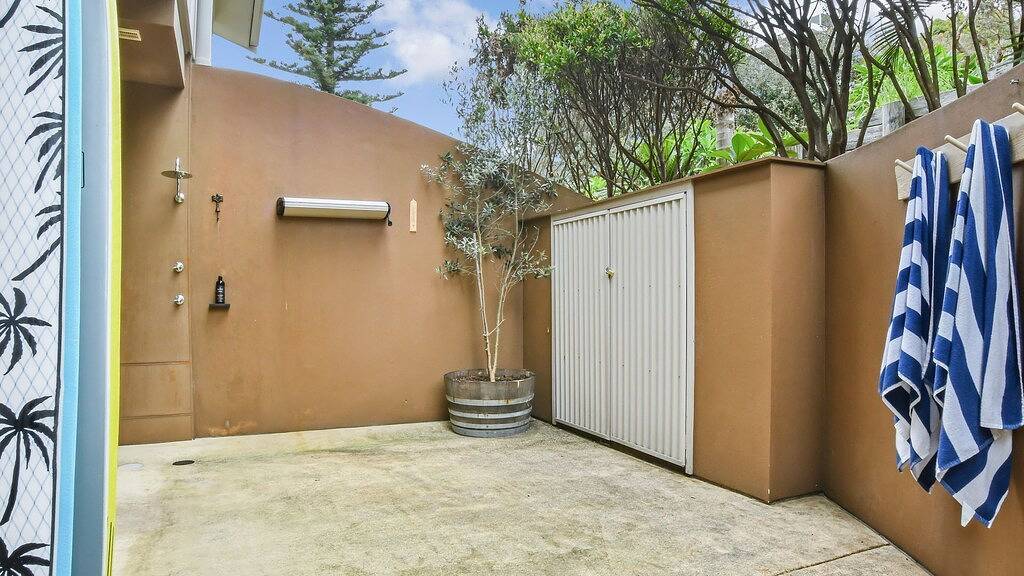 Boom 2 is only a short stroll from surfing, swimming and the golden sands of Boomerang Beach.. in Boomerang Beach, New South Wales