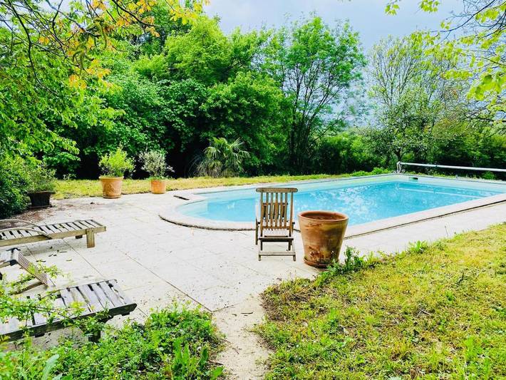 Location de vacances pour 7 personnes, avec jardin et piscine à La Couarde