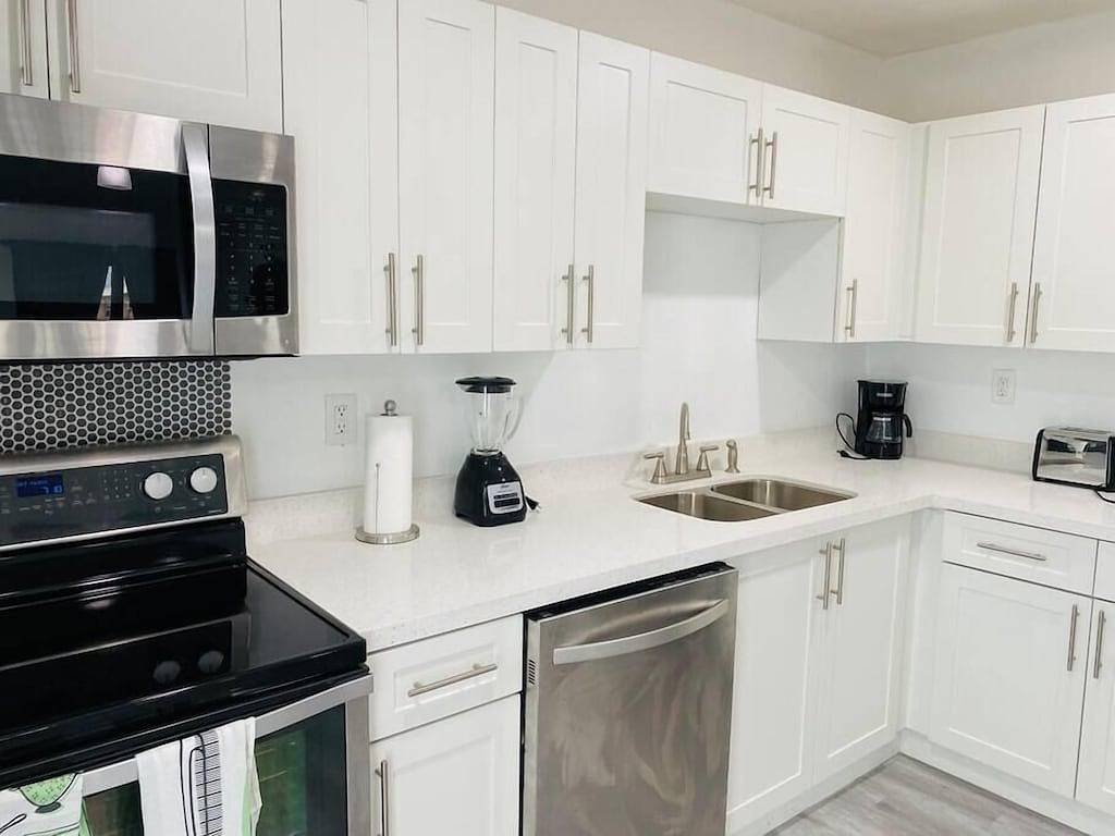 Ganze Wohnung, West Brickell #4 - Stylish & Renovated 2/1 Gem in Little Havana, Miami