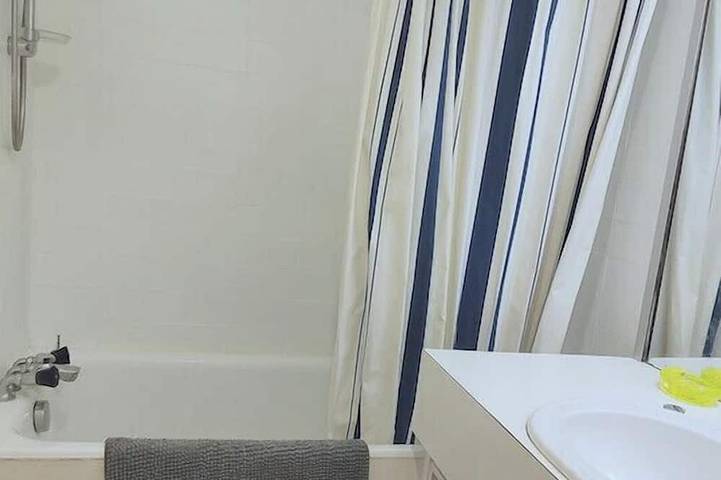 Gîte pour 2 personnes, avec balcon dans Plage du Miramar - 3