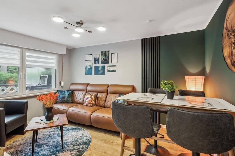 Waldbungalow mit Wlan und Terrasse in Seenähe-Hund willkommen in Dannigkow, Gommern