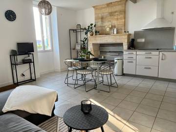Gîte pour 4 personnes, avec jardin, animaux acceptés à Prignac-et-Marcamps