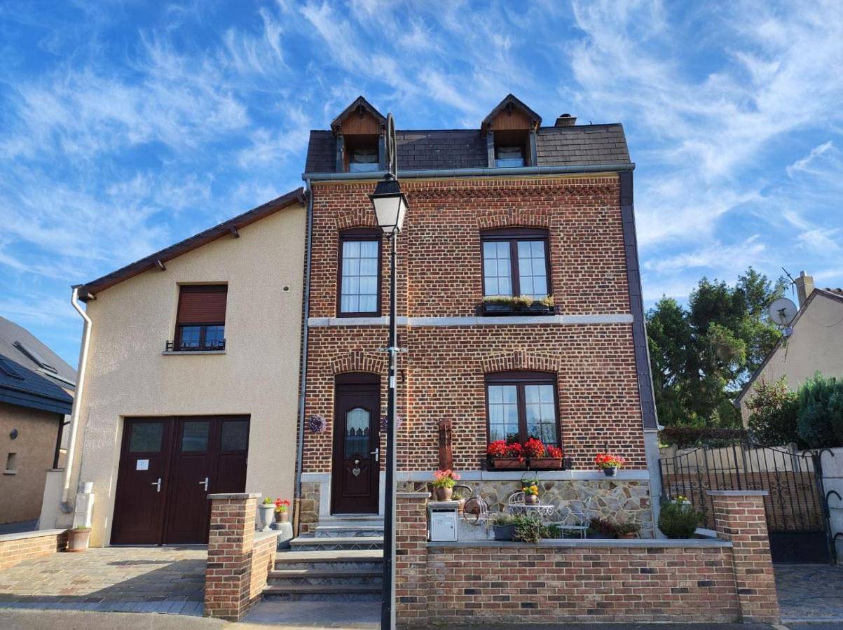 Appartement entier, One-Bedroom Apartment in Vireux-Wallerand, Parc naturel régional des Ardennes