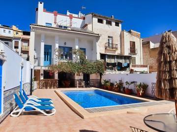 Casa rural para 10 personas, con jardín y terraza en Callosa de Ensarriá