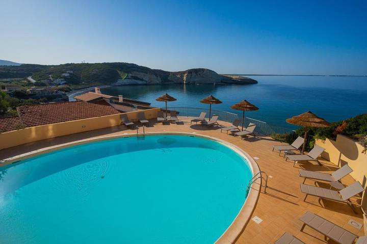 Hotel für 3 Personen, mit Kinderpool und Pool sowie Terrasse und Ausblick