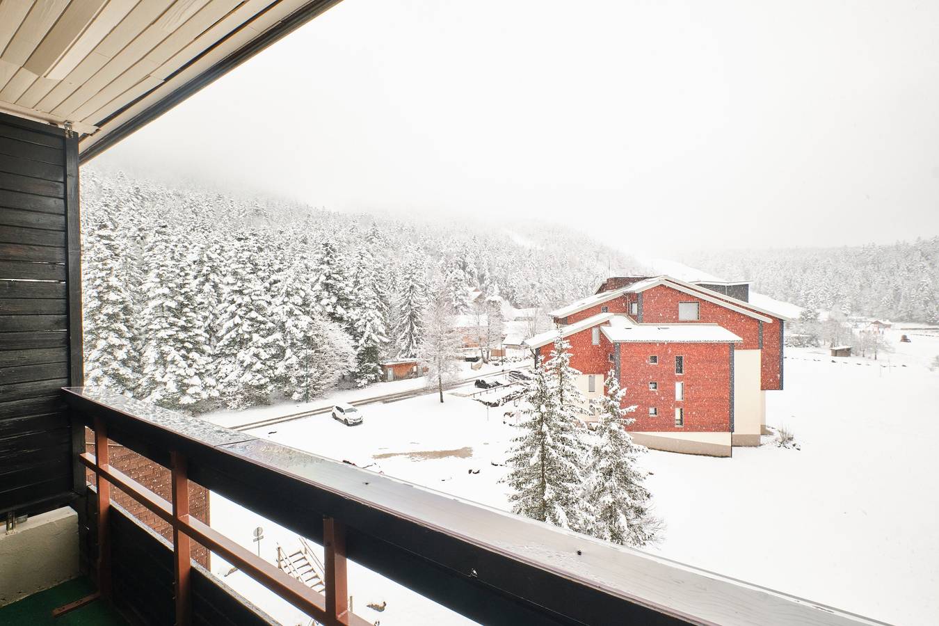 Ganzes Studio, Einzimmerapartment 'Herboully' mit Bergblick und privater Terrasse in Corrençon-en-Vercors, Parc naturel régional du Vercors