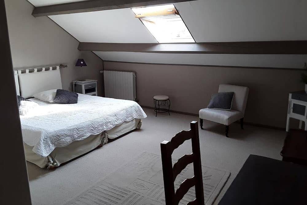 Chambre king size et salon in Tour-en-Sologne, Sologne